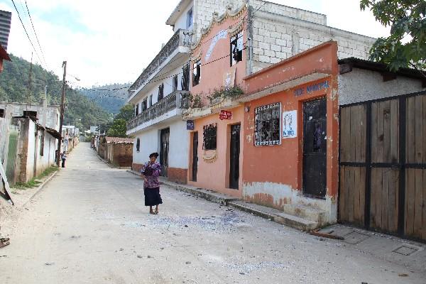 En las  calles  hay vestigios de los daños.
