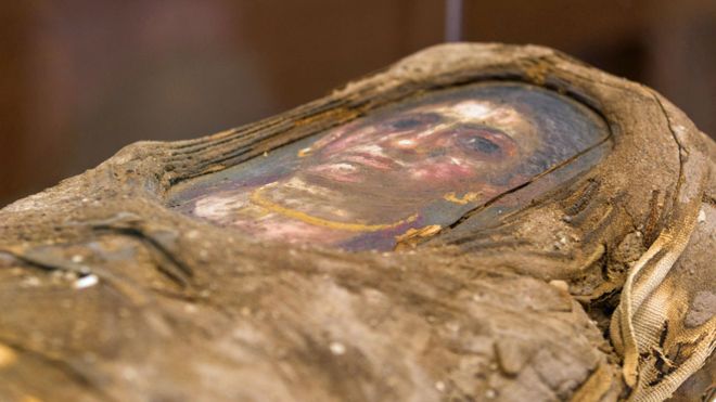 La momia tiene la imagen de una niña sobre el rostro. NORTHWESTERN UNIVERSITY