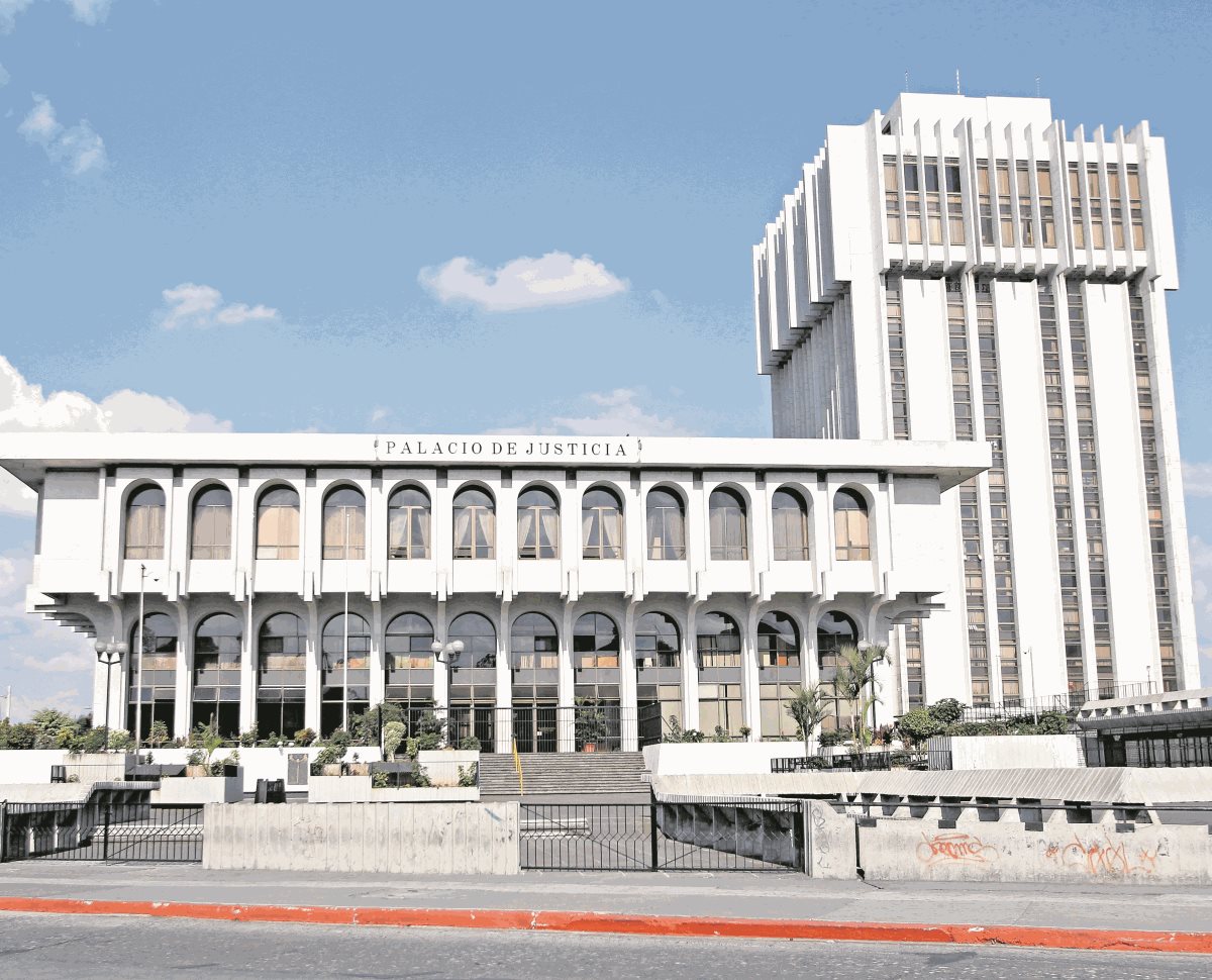 La CSJ rechazó las solicitudes de antejuicio contra Jimmy Morales y su Gabinete, y Mario Taracena. (Foto Prensa Libre: Hemeroteca PL)