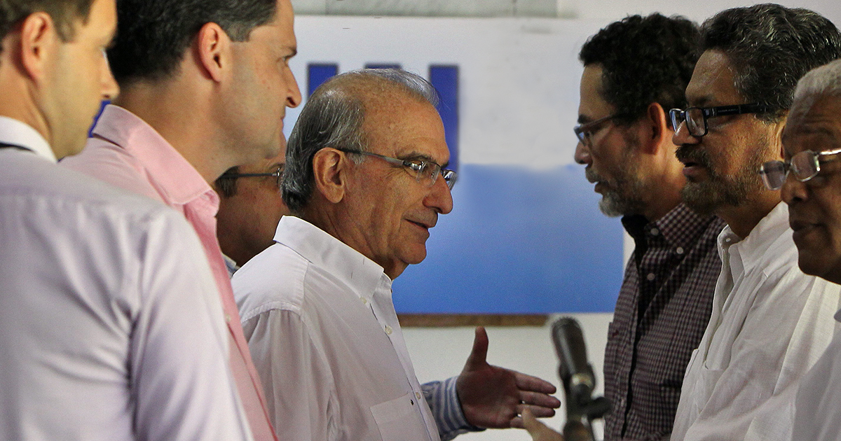 Negociadores de la paz colombiana reuidos en La Habana, Cuba. (Foto Prensa Libre:AFP).