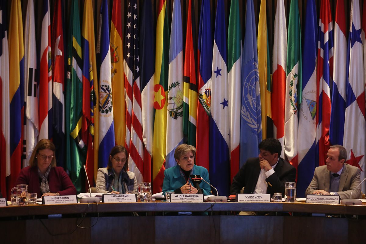 Cepal presenta informe en Santiago de Chile. (Foto Prensa Libre: EFE)