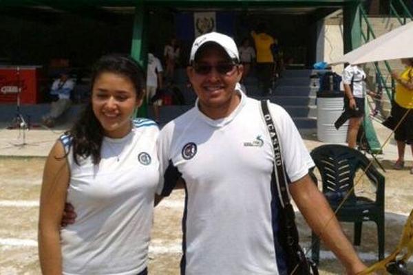 Regina Romero y Diego Castro ganaron medalla de oro en Tiro con Arco Recurvo. (Foto Prensa Libre: cortesía COG)