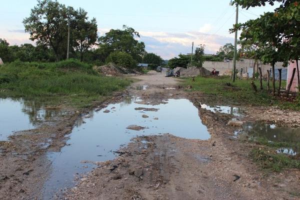 Arterias de Santa Elena están intransitables. (Foto Prensa Libre: Rigoberto Escobar)<br _mce_bogus="1"/>
