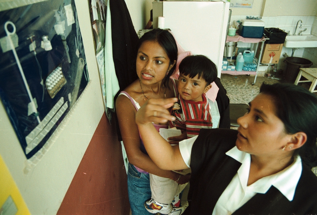 Las madres jóvenes de Guatemala tienen poca oportunidad de recibir información sobre  métodos de planificación familiar. (Foto Prensa Libre: Hemeroteca PL)