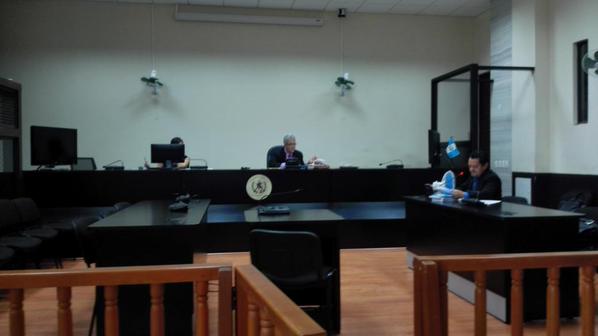 El juez del caso La Línea podría dictar arraigo conta 50 importadores coreanos y guatemalteco.(Foto Prensa Libre: G. Sánchez)