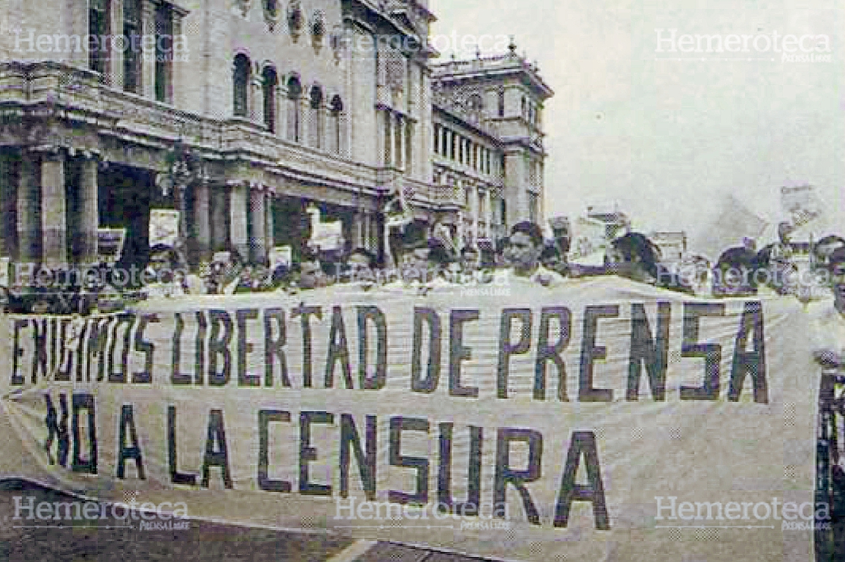 Manifestación de periodistas. (Foto: Hemeroteca PL)