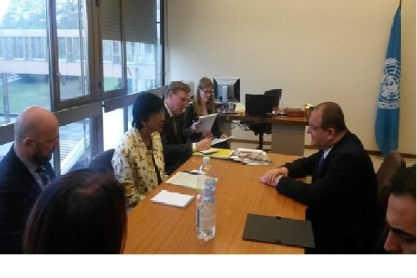 Navi Pillay, alta comisionada de las Naciones Unidas para los Derechos Humanos, en la reunión con el canciller  Fernando Carrera, en Ginebra, Suiza.