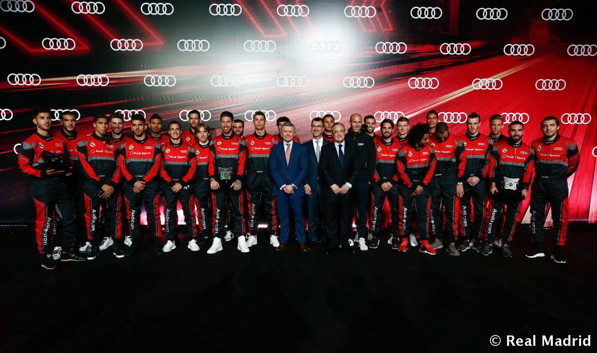 Los jugadores de la plantilla del Real Madrid recibieron sus vehículos Audi de la temporada. (Foto Prensa Libre: cortesía Real Madrid)