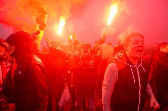 Seguidores del Liverpool vivieron al máximo el duelo frente al AS Roma. (Foto Prensa Libre: EFE)