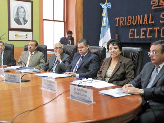Magistrados aseguran que el TSE no ha sido invitado a participar en ninguna mesa de trabajo para reformar la Ley Electoral. (Foto Prensa Libre: Edwin Bercián)