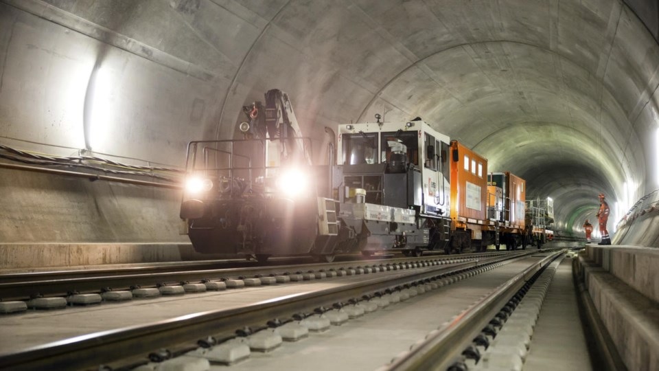 Inauguran el túnel ferroviario más largo del mundo. (Foto Prensa Libre: AFP)