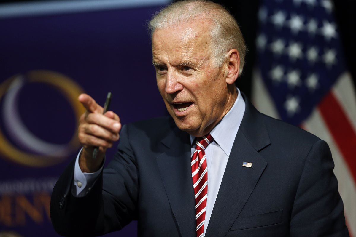 El actual vicepresidente de EE. UU., Joe Biden, podrían competir con la popular Hillary Clinton en la carrera por la Casa Blanca. (Foto Prensa Libre: AP).