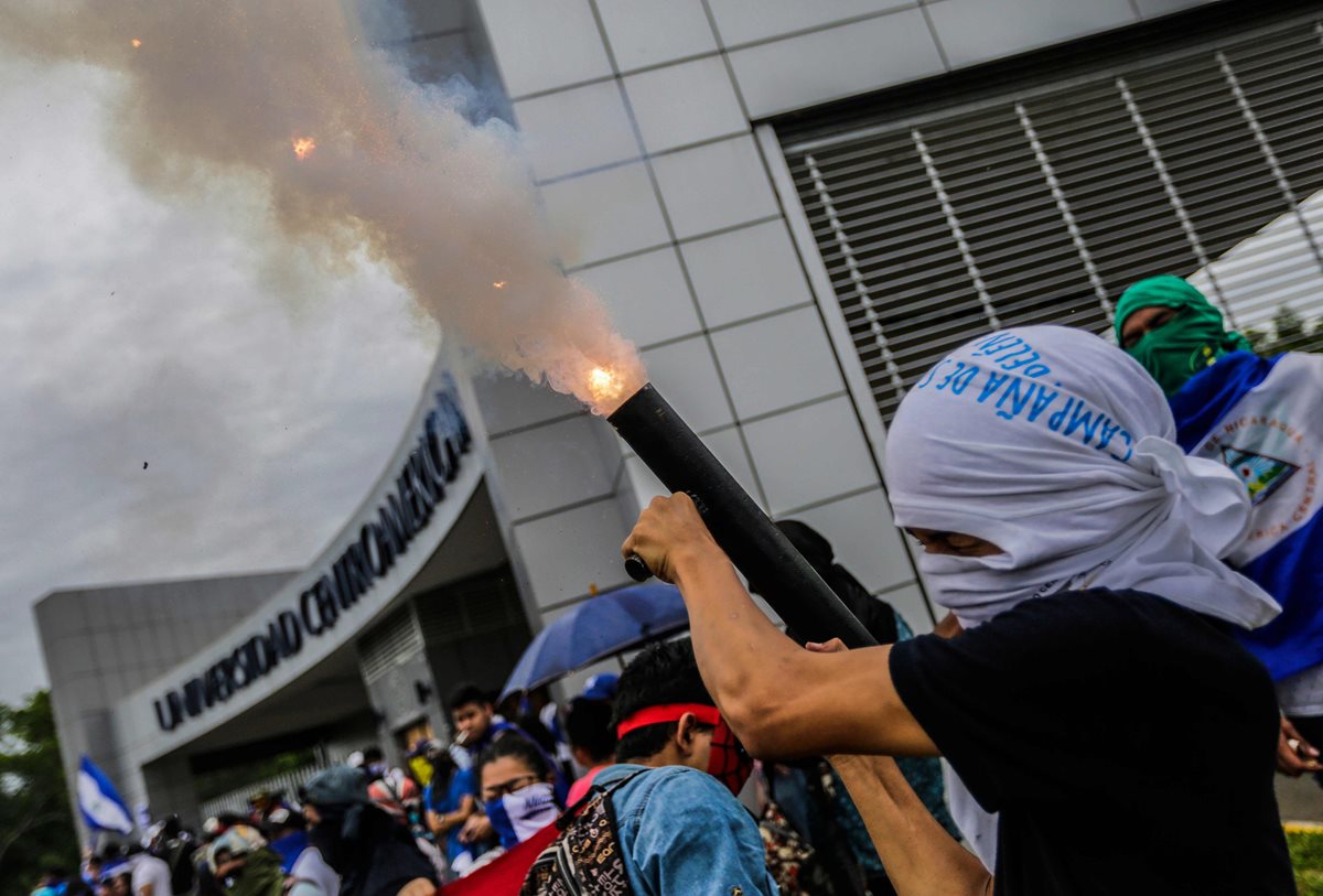 Nicaragua atraviesa la crisis sociopolítica más sangrienta desde la década de 1980, también con Daniel Ortega siendo presidente. (Foto Prensa Libre: AFP)