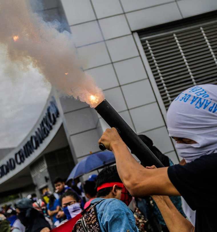 Nicaragua atraviesa la crisis sociopolítica más sangrienta desde la década de 1980, también con Daniel Ortega siendo presidente. (Foto Prensa Libre: AFP)