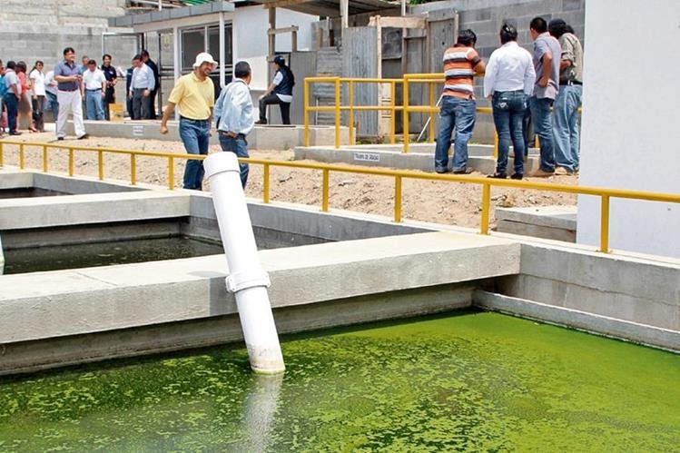 La construcción de una planta de tratamiento de aguas residuales costaría entre Q1 millón y Q20 millones. (Foto Prensa Libre: Hemeroteca PL)