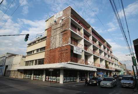 El edificio Duplex ofrece apartamentos tipo loft. Está ubicado en la 9a. avenida y 12 calle esquina. (Foto Prensa Libre: Hemeroteca PL)