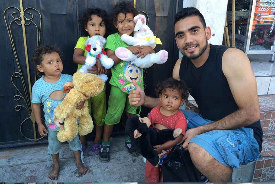 Ayala no solo es futbol, también tiene valores altruistas. (Foto Prensa Libre: Cortesía familia Ayala)