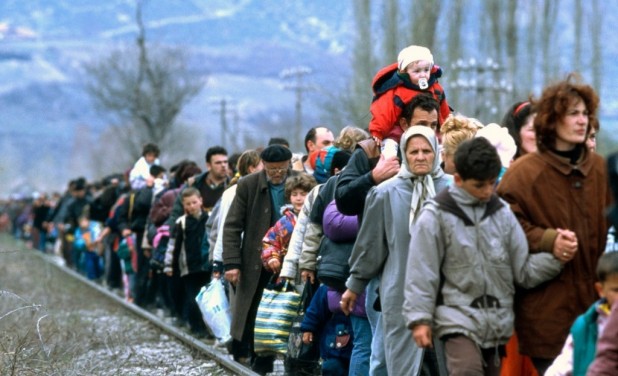 Actualmente hay 16 millones de personas huyendo de conflictos en todo el mundo, según ACNUR. (Foto Prensa Libre: AFP).