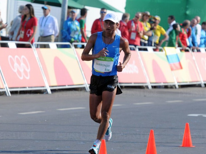 Érick Barrondo tuvo un día gris en la Arena Pontal en donde se desarrolló la competencia de marcha atlética. (Foto Prensa Libre: Jeniffer Gómez)