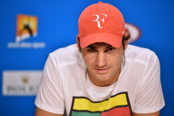 Roger Federer fue operado de una rodilla y se perderá los próximos dos torneos. (Foto Prensa Libre: AFP)
