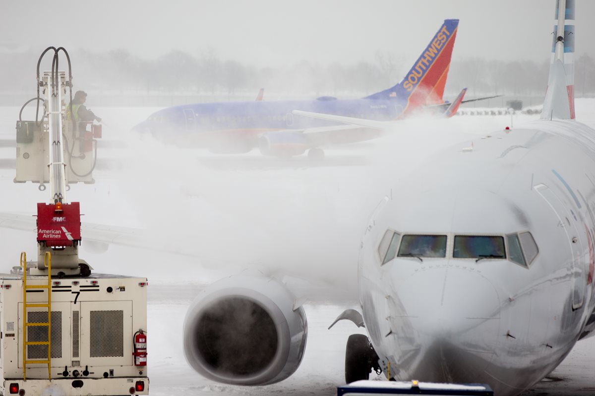 La tormenta invernal deja nieve, hielo y vuelos cancelados en costa este de EE. UU. (Foto Prensa Libre: AP).