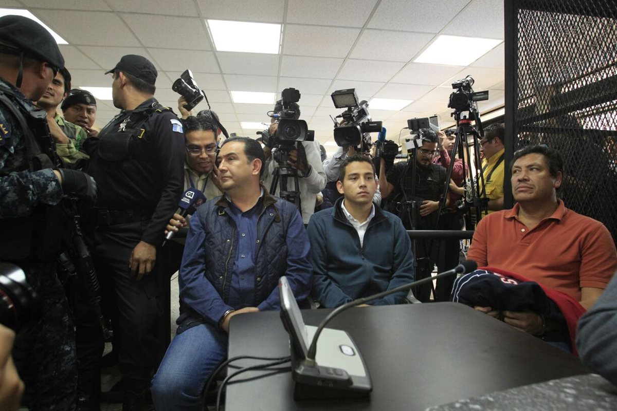 Samuel Morales y José Manuel Morales Marroquín, hermano e hijo del mandatario Jimmy Morales, están enjuiciados en el caso Botín Registro de la Propiedad. (Foto Prensa Libre: Hemeroteca PL)