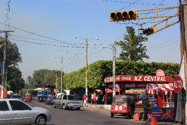 Semáforo dañado   en Siquinalá, Escuintla.