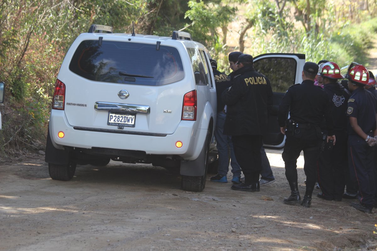 Víctor Chacón Ramírez de 31 años, fue encontrado muerto en el interior de un vehpiculo en Santa Lucía Milpas Altas, Sacatéquez. (Foto Prensa Libre: Miguel López)
