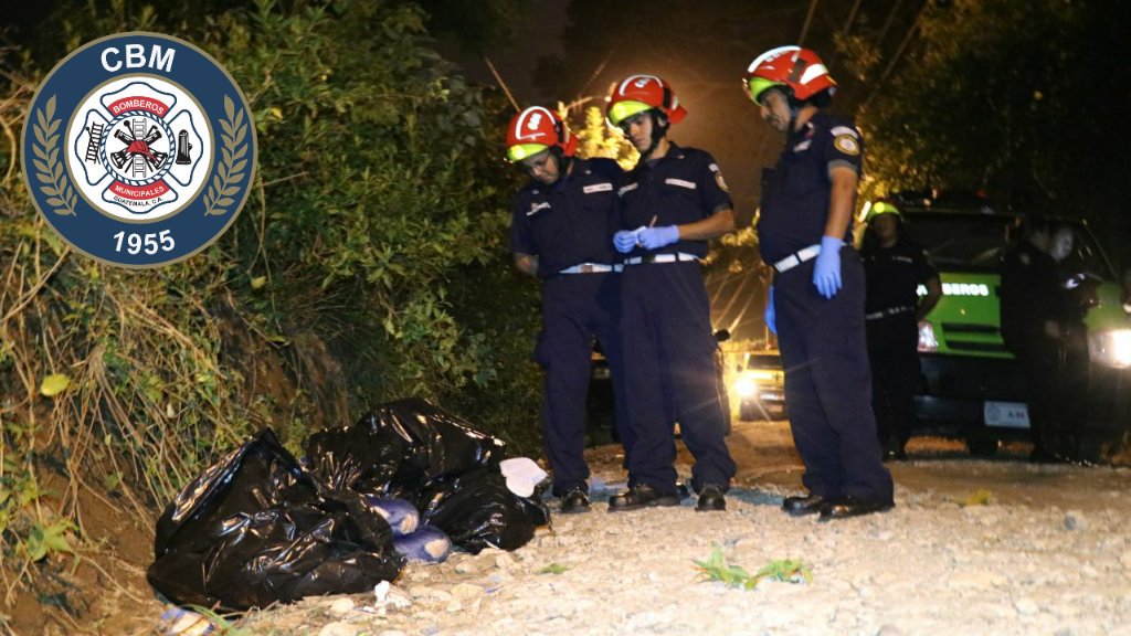 Los cadáveres fueron encontrados dentro de bolsas plásticas. (Foto Prensa Libre: CBM)