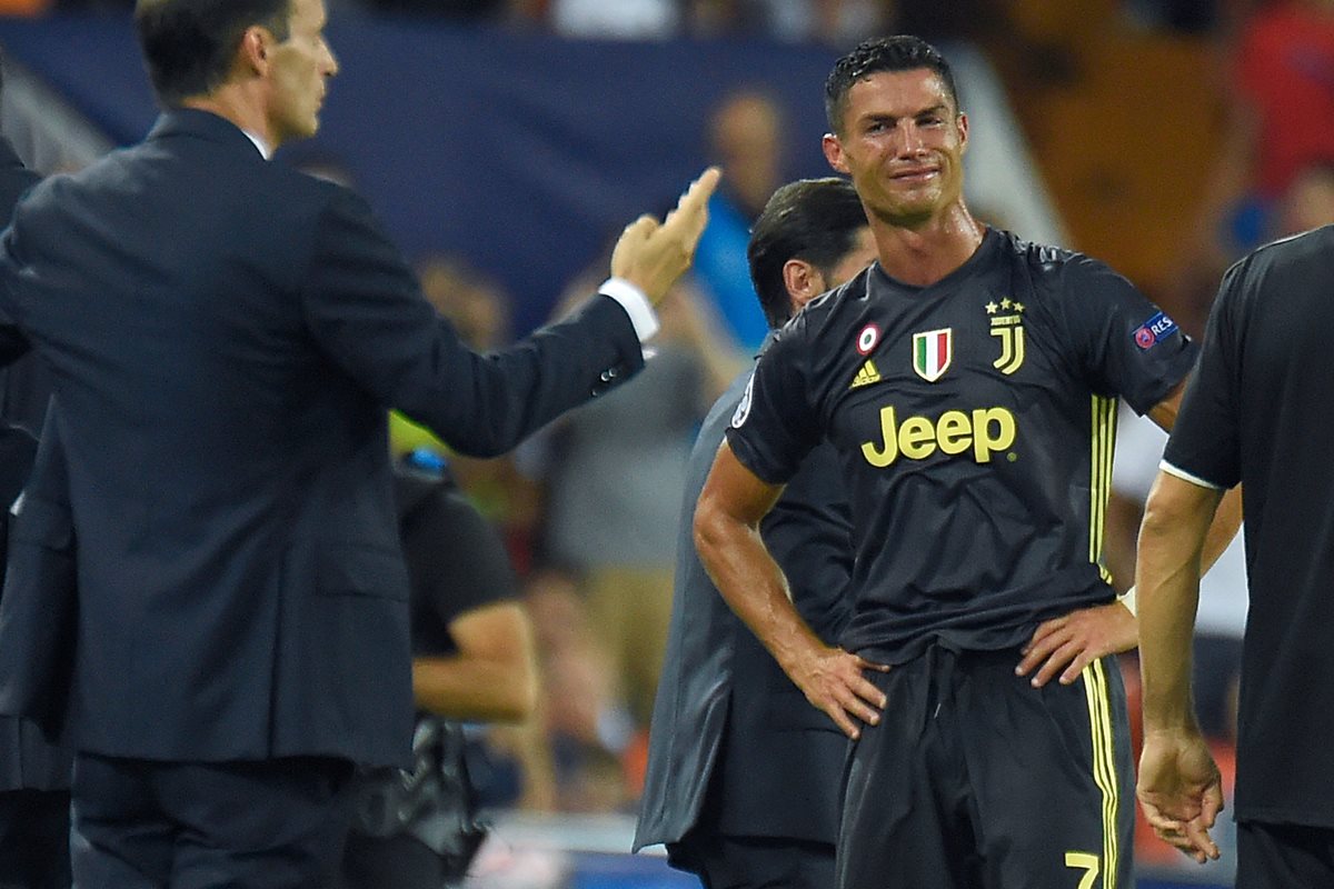 Cristiano Ronaldo tuvo un inicio de pesadilla en la Champions League. (Foto Prensa Libre: AFP)