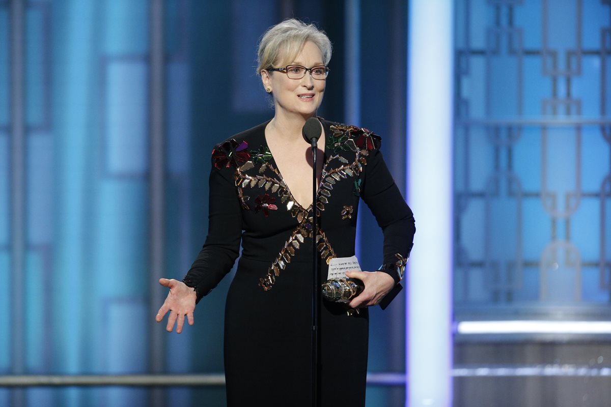 Meryl Streep recibió el premio Cecil B.De Mille a su trayectoria en la gala de los Globos de Oro. (Foto Prensa Libre: AP)