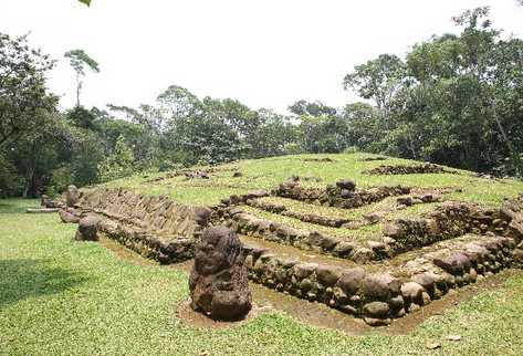 TAKALIK ABAJ es considerado el "puente" entre el mundo olmeca y el maya.