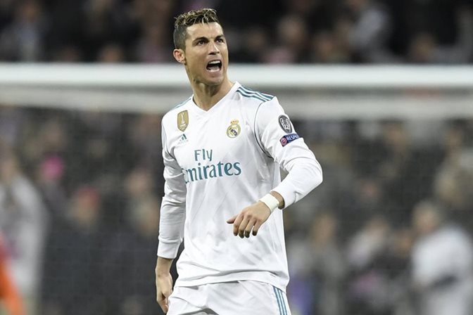 Cristiano Ronaldo fue la figura del partido al anotar un doblete para el Real Madrid. (Foto Prensa Libre: AFP)
