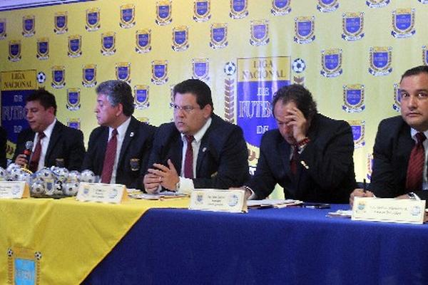 Asamblea de la Liga Nacional define calendario del Apertura 2014. (Foto Prensa Libre: Edwin Fajardo)