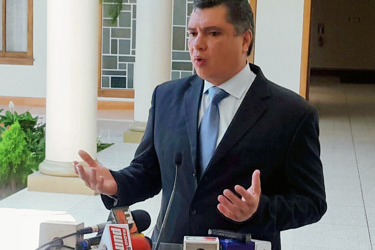 Gustavo Martínez, renunció como secretario Privado de la Presidencia. (Foto Prensa Libre: Geovanni Contreras)