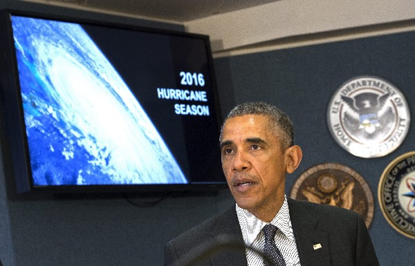 Barack Obama visita instalaciones de la Agencia para el Manejo de Emergencias.(EFE).