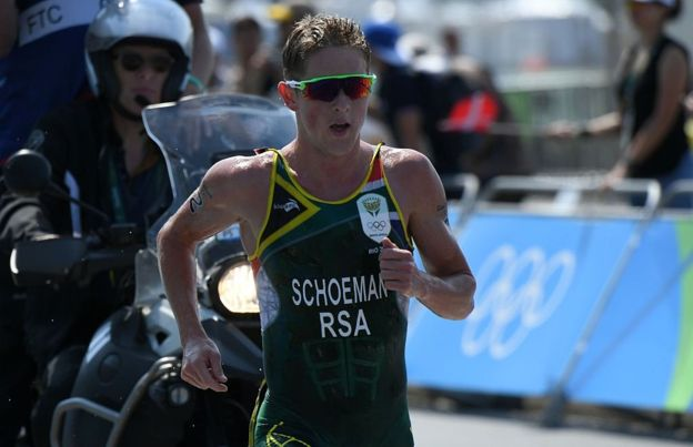 Schoeman, medallista de bronce en Río 2016, cuestionó la seguridad en las carreteras de Sudáfrica.(Getty)