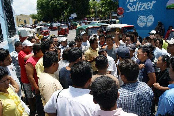 Transportistas exigen que la comuna de Mazatenango autorice más unidades.