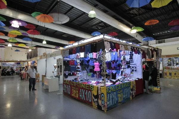 La bonoferia realizada en el Parque de la Industria estará abierta hasta la noche de este domingo 6 de julio. (Foto Prensa Libre: Álvaro Interiano)