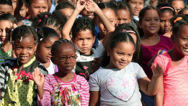 Muchos de los niños de Reunión enviados a Francia sufrieron de maltrato y racismo. AFP