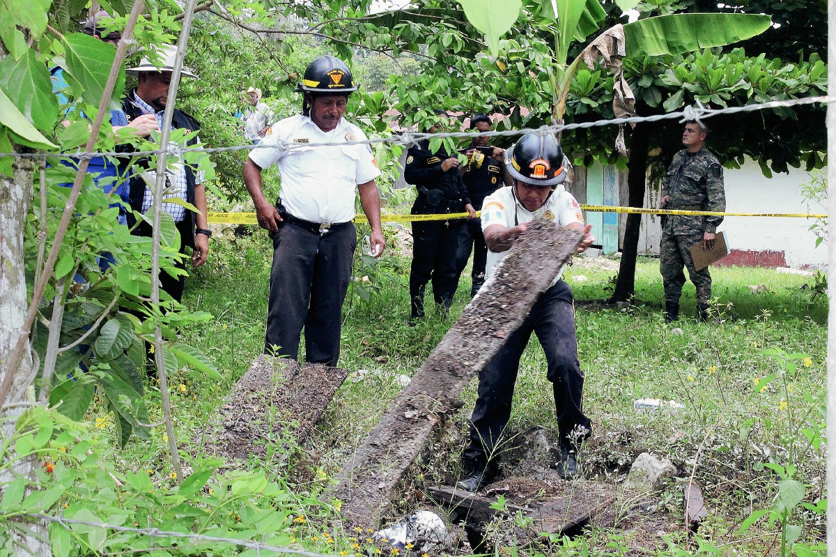 Las autoridades  investigan el caso en Dolores, Petén. (Foto Prensa Libre: Walfredo Obando)