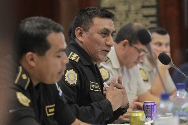 El jefe de la PNC,  Telémaco Pérez, durante la citación en el Congreso.
