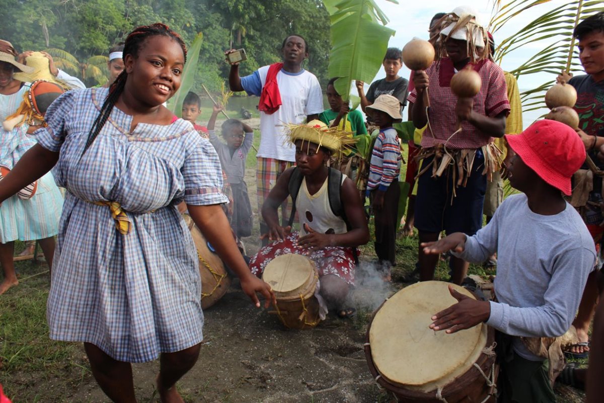 La danza forma parte importante en el desarrollo de la cultura garífuna. (Foto Prensa Libre: Dony Stewart)