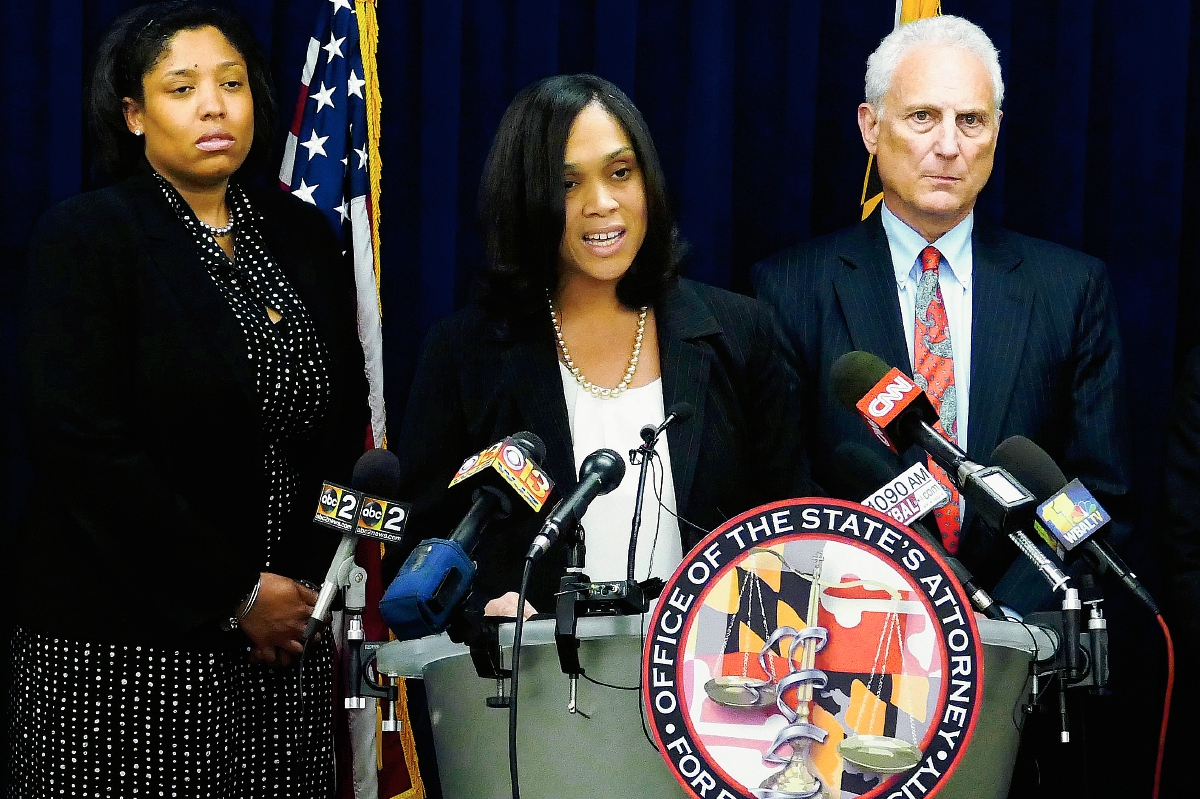 La fiscal de Baltimore, Marilyn Mosby en conferencia de prensa, anuncia las acciones legales a seguir por la muerte del afrodescendiente Freddie Gray. (Foto Prensa Libre: AP)