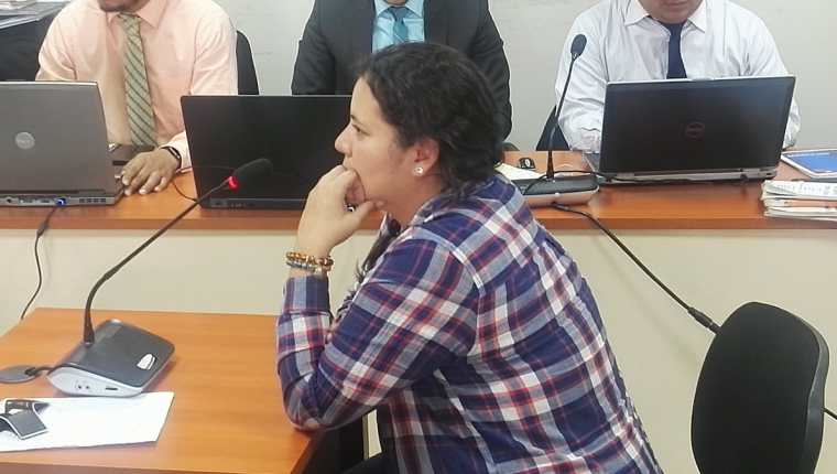 Anelisse Herrera, excolaboradora Alejandro Sinibaldi, declaró en una audiencia en agosto de 2017. (Foto Prensa Libre: Hemeroteca PL)