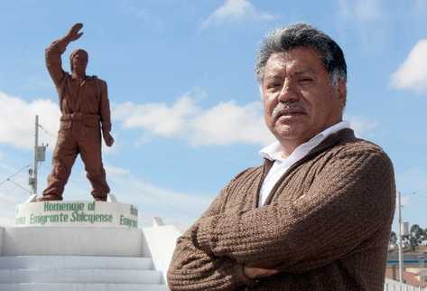 El escultor quetzalteco Eduardo Sac habla de su vida y de su arte. Fotos CARLOS VENTURA