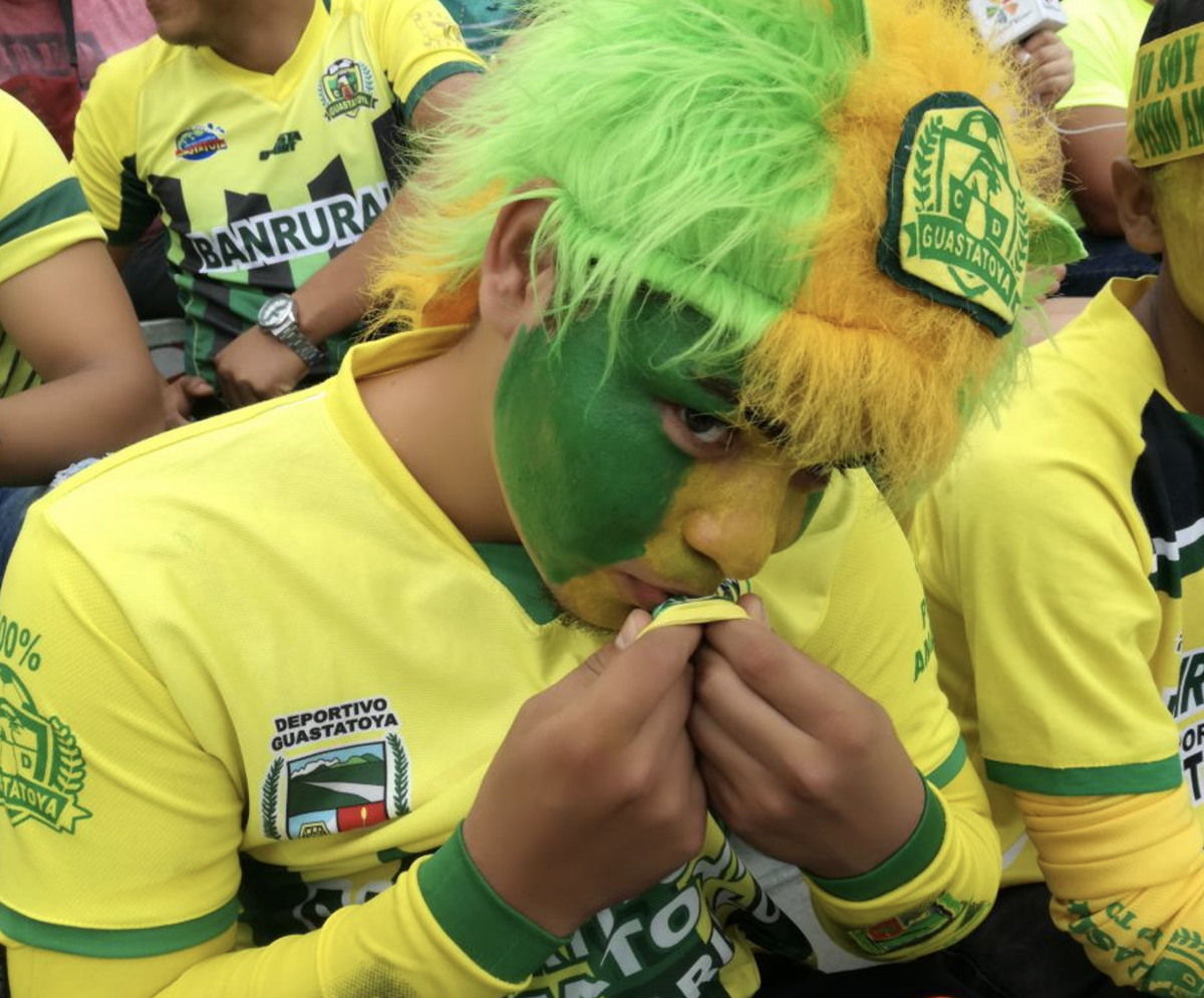 Ambiente de fiesta en el estadio David Cordón Hichos para la final de vuelta entre Guastatoya y Comunicaciones.