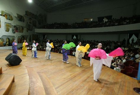 Varias agrupaciones artísticas se unieron en el Conservatorio Nacional de Música, en una velada  de gala para responder al llamado de ayuda para Japón, cuyos habitantes han sido víctimas de la naturaleza.