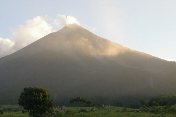Volcán de Fuego. (Foto cortesía del Insivumeh)