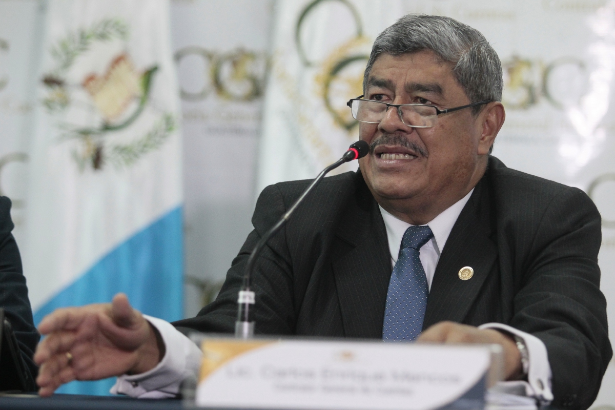 El jefe de la contraloría, Carlos Mencos negó haber tenido alguna participación sobre el contrato de usufructo oneroso entre TCQ y EPQ. (Foto Prensa Libre: Hemeroteca PL)